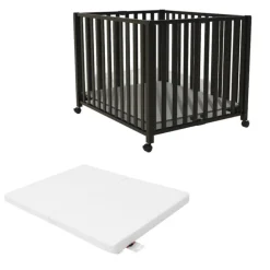 Bebies First Baby Box Met Wieltjes Sarah Met Matras