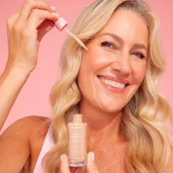 MCoBeauty 4-5 Medium Miracle Hyaluronic Tinted Serum